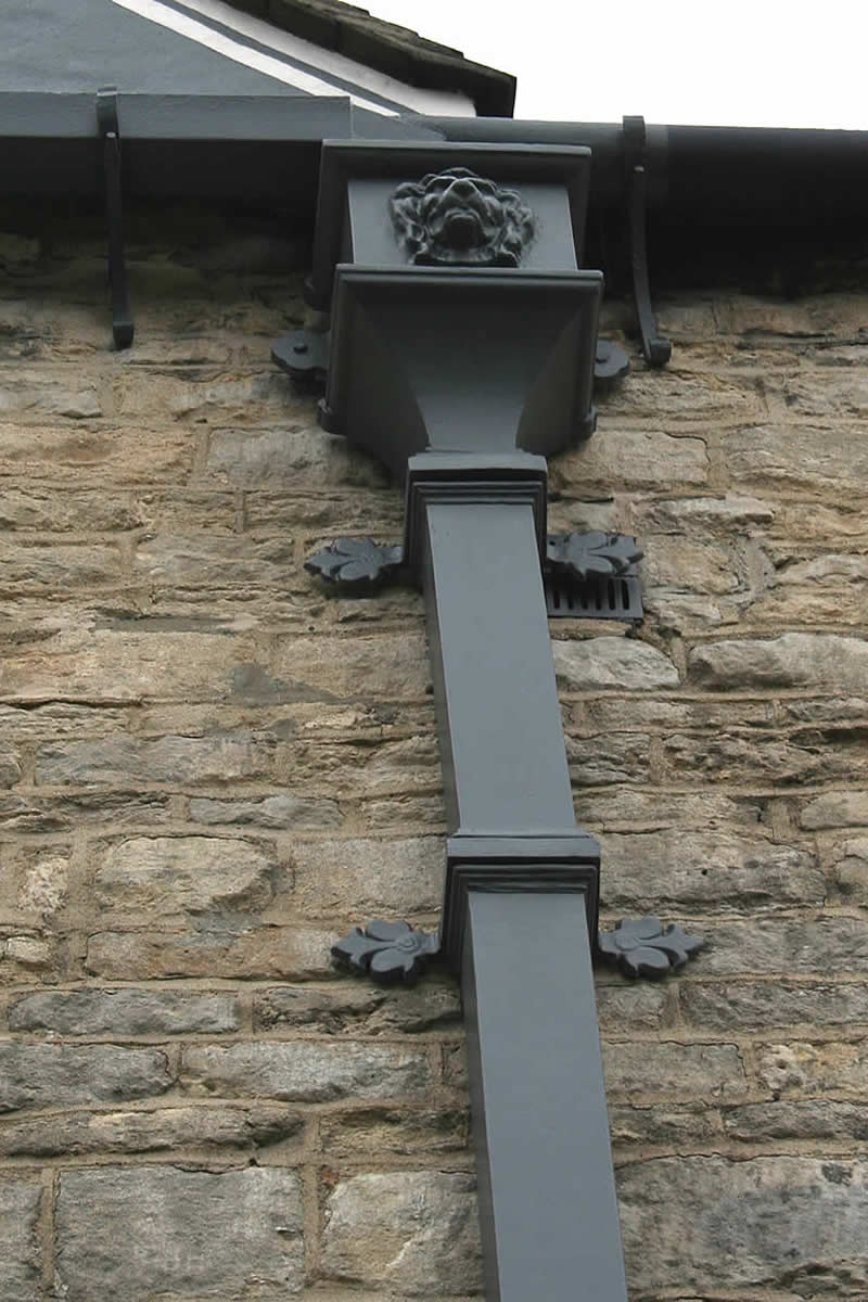 Tuscan cast iron hopper and down pipe